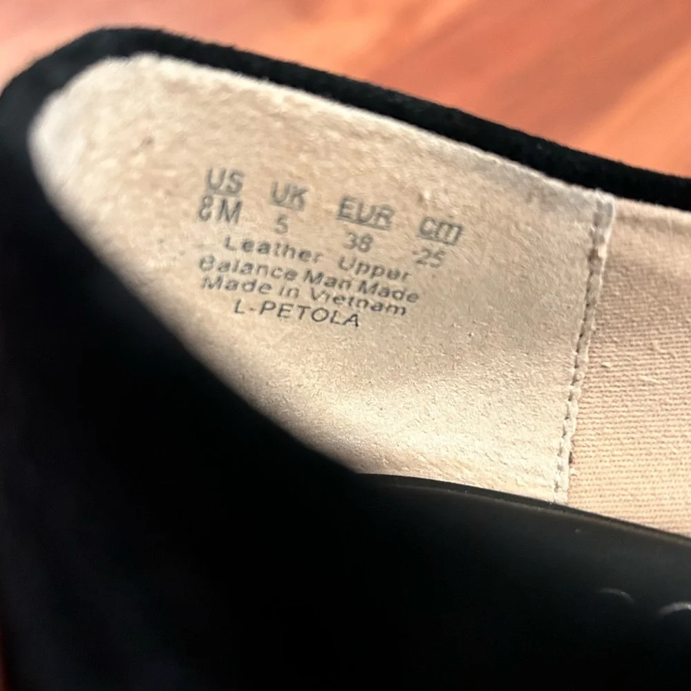 FRANCO SARTO Petola Leather Slip-on In Black Size 8 NWOT